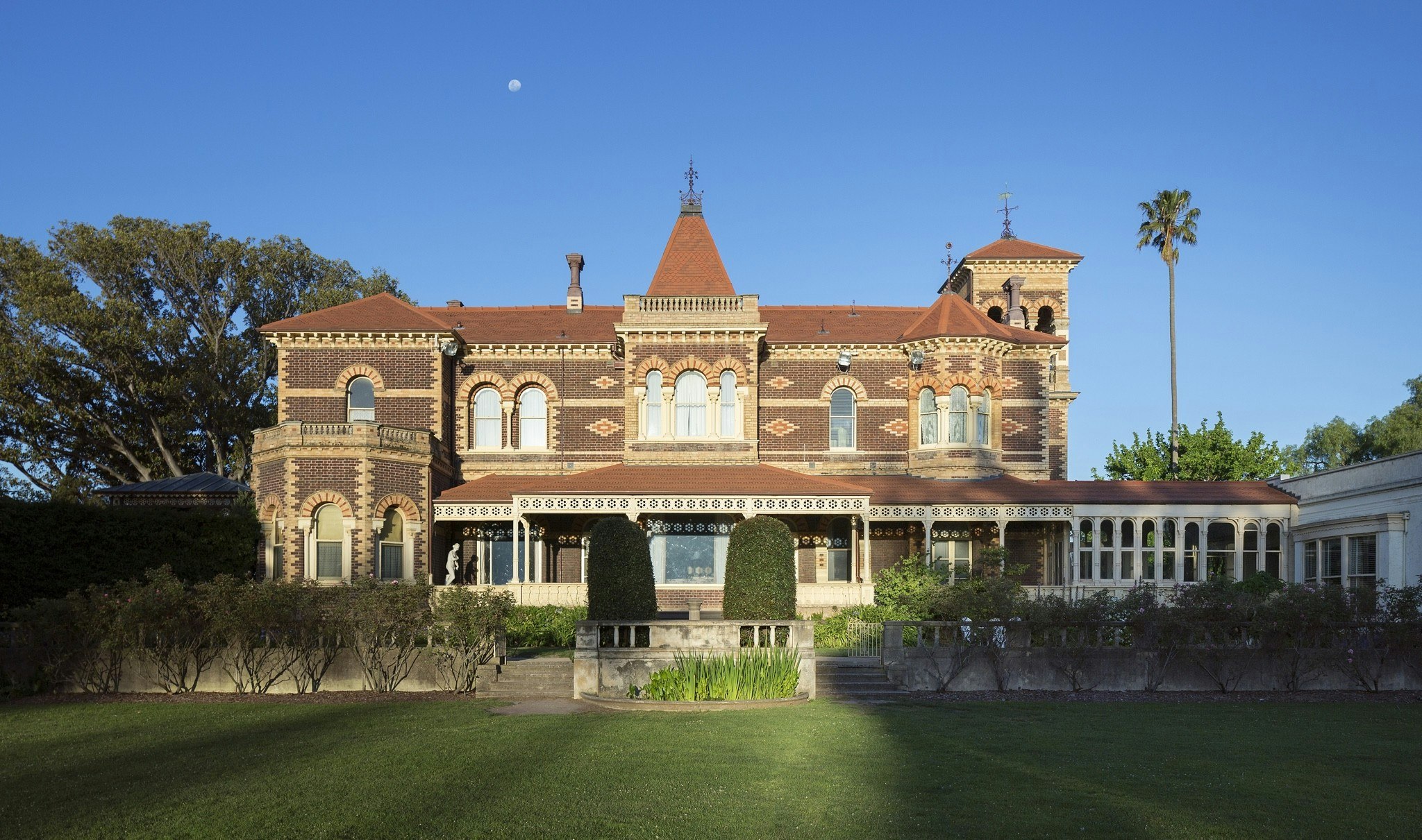 Rear view of Rippon Lea exterior.